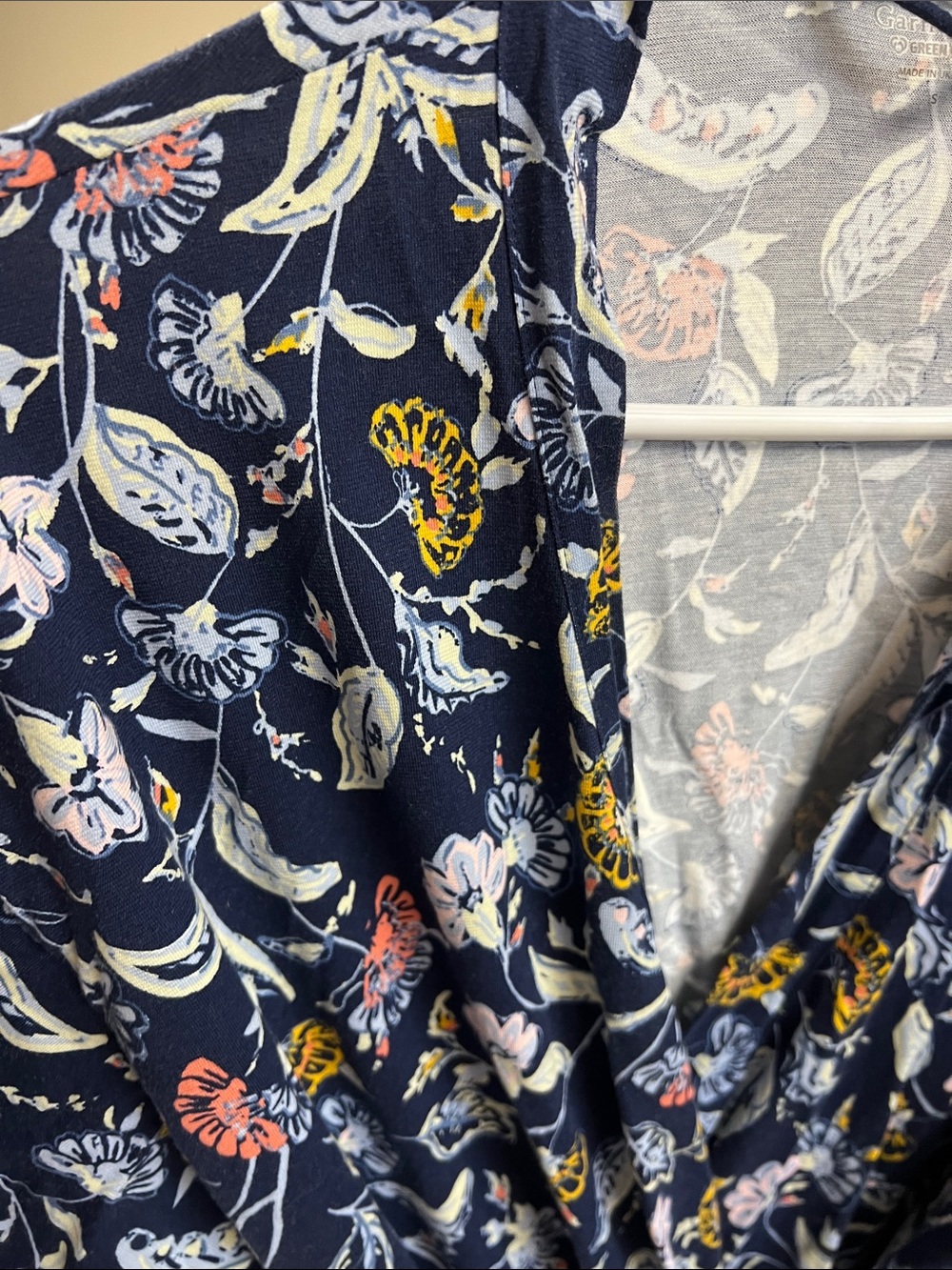 Women’s Garnet Hill Navy Floral robe lightweight with pockets - Picture 3 of 11
